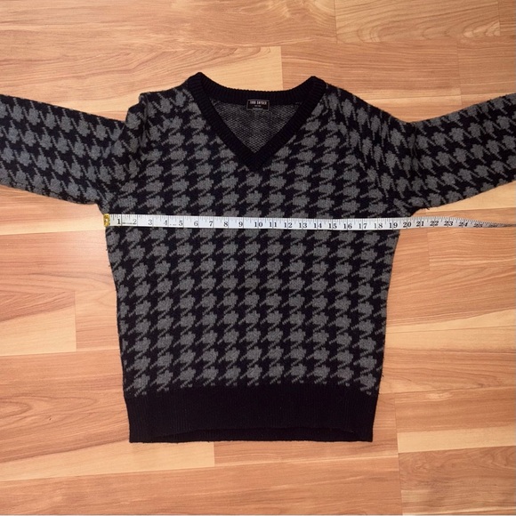 Todd Snyder $348 Merino Wool Houndstooth V-Neck Sweater in Navy Size XS - Picture 4 of 15